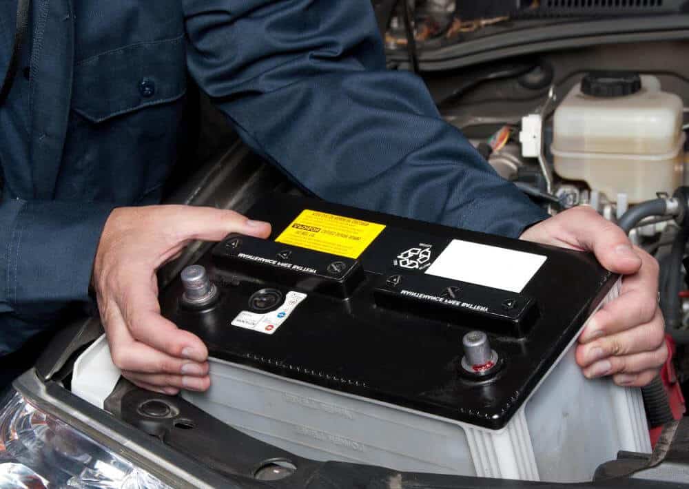 ¿Cómo saber el modelo de batería que lleva mi auto? » Baterias Sendero